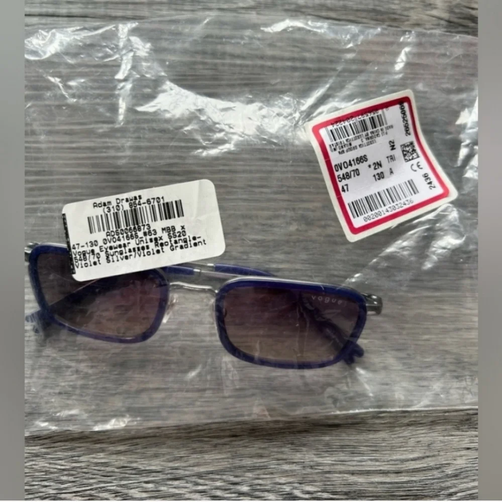 NWT Vogue Eyewear UV Protected Rectangle Sunglasses Women 0VO4166S - Picture 7 of 9